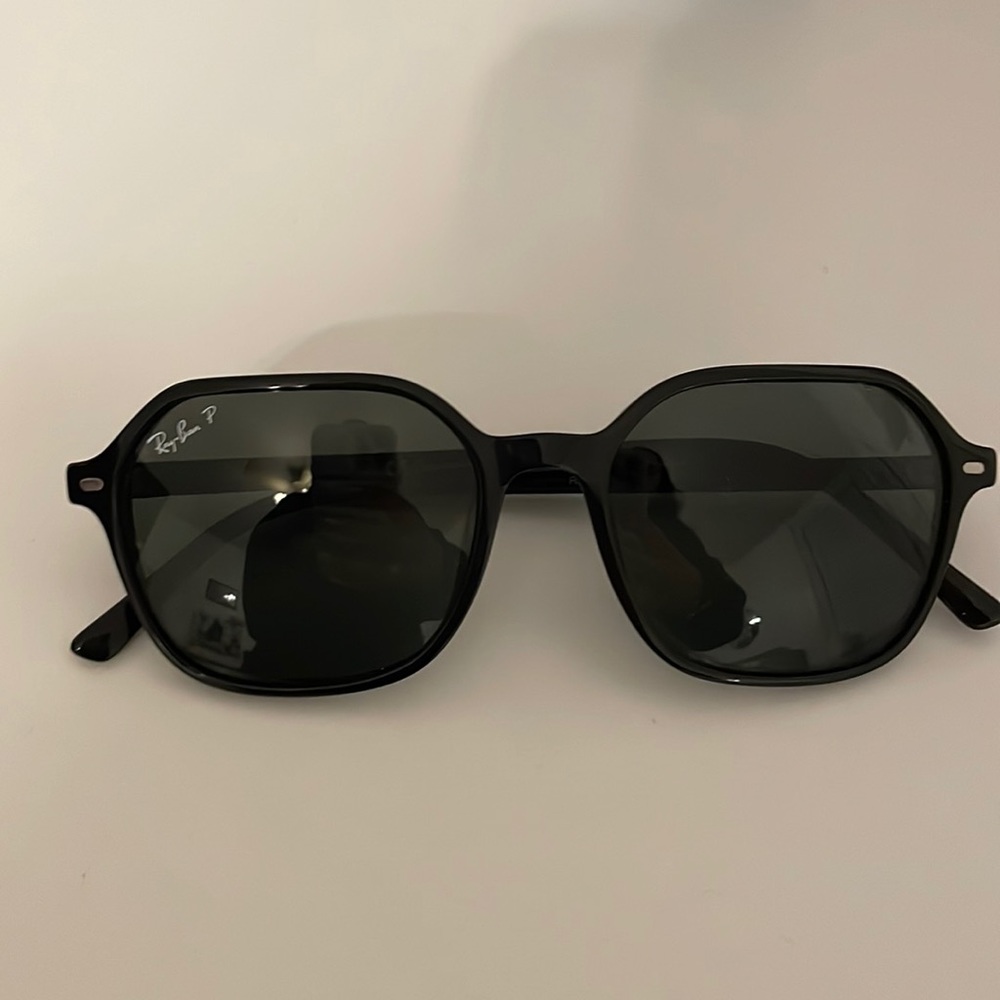 Black Ray Bans worn once